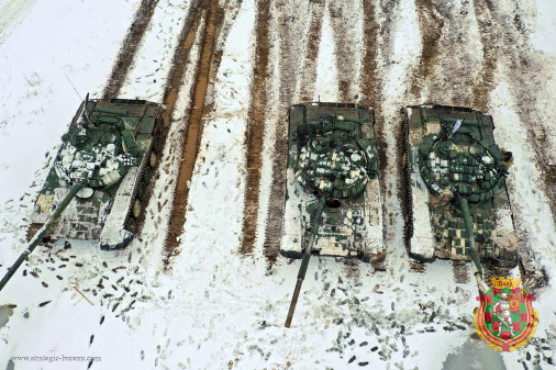 T-72_char_Bielirussie_A102_tir_hiver