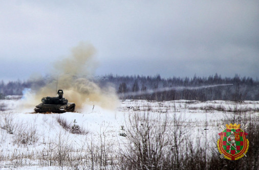 T-72_char_Bielirussie_A103_tir_hiver