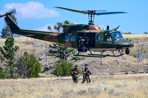 UH-1_Iroquois_Huey_helicoptere_USA_004_UH-1N