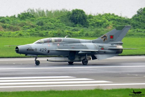 J-7_FT-7B_chasseur_Chine_004_Bangladesh