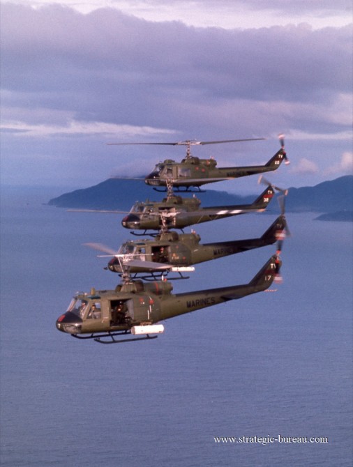 UH-1_Iroquois_Huey_helicoptere_USA_002